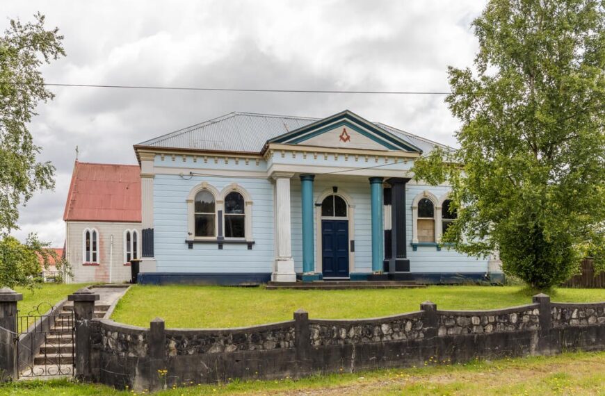 Female Freemasons Near Me
