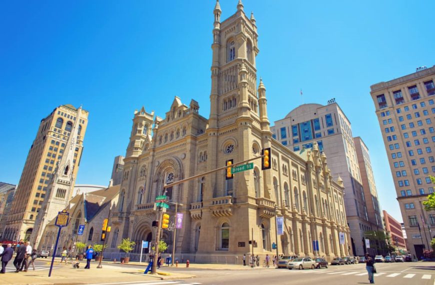 How Long Does A Masonic Funeral Last